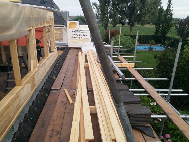 Dakopbouw bij een villa te Woudrichem bouwbedrijf Gelderland