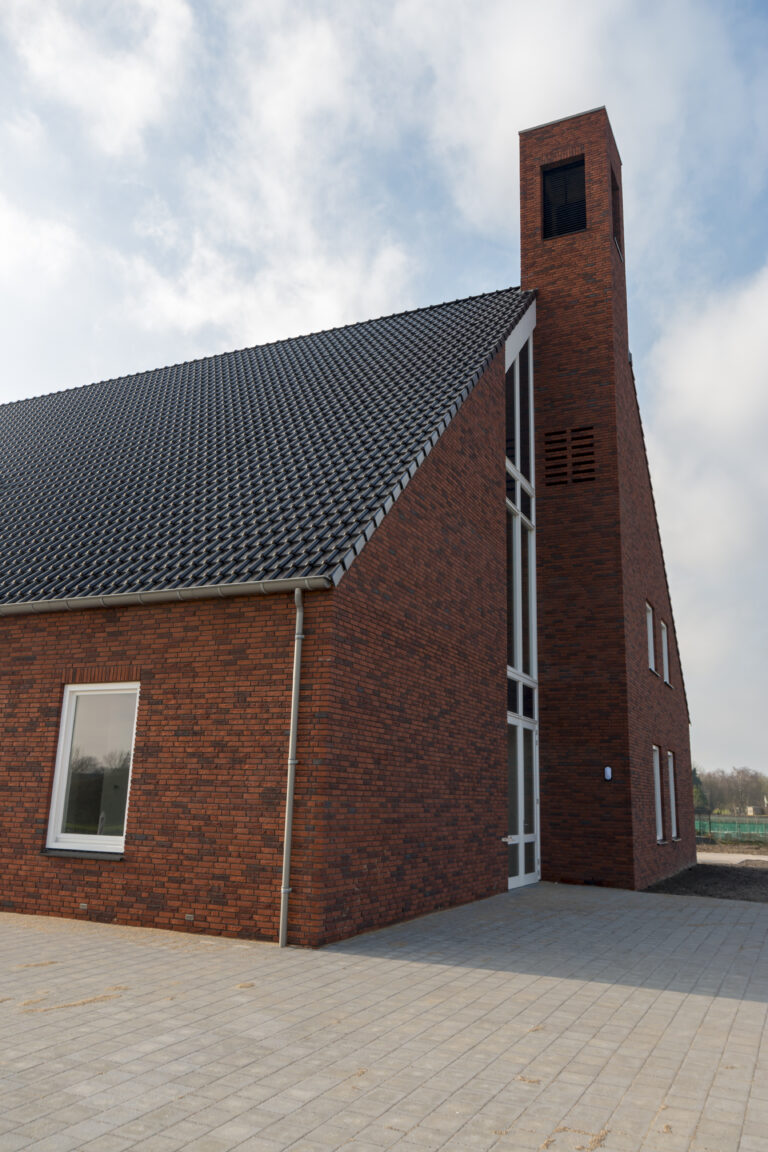 Bouwbedrijf Bommelerwaard Nieuwbouw kerkgebouw te Veen