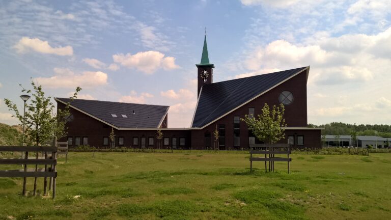 Kerkgebouw HHK Gameren Zuilichem bouwbedrijf